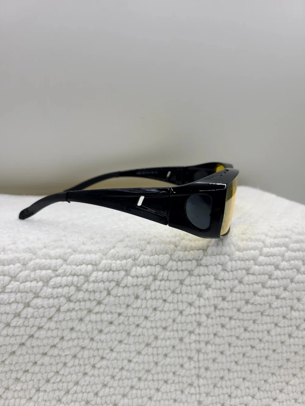 Black Frame Yellow Lens SunGlasses
